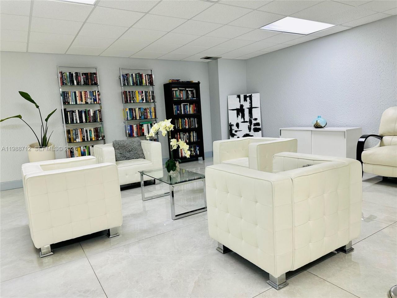 600 E Parkview Dr, Unit 316, Hallandale Beach, FL 33009 Photo