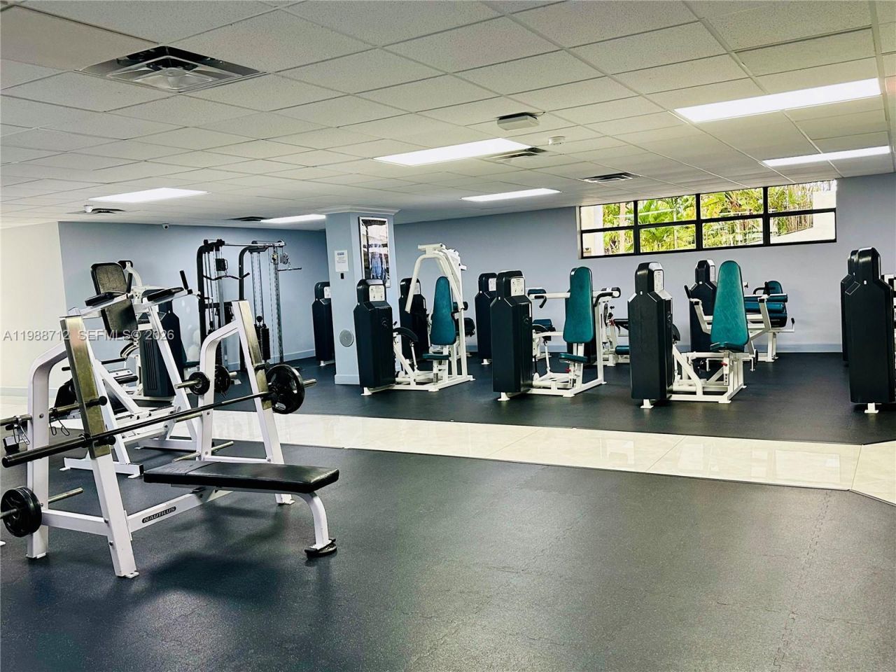 600 E Parkview Dr, Unit 316, Hallandale Beach, FL 33009 Photo