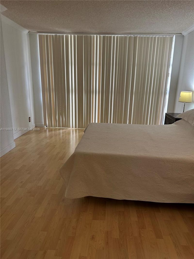 600 E Parkview Dr , Unit 316, Hallandale Beach, FL 33009 Photo