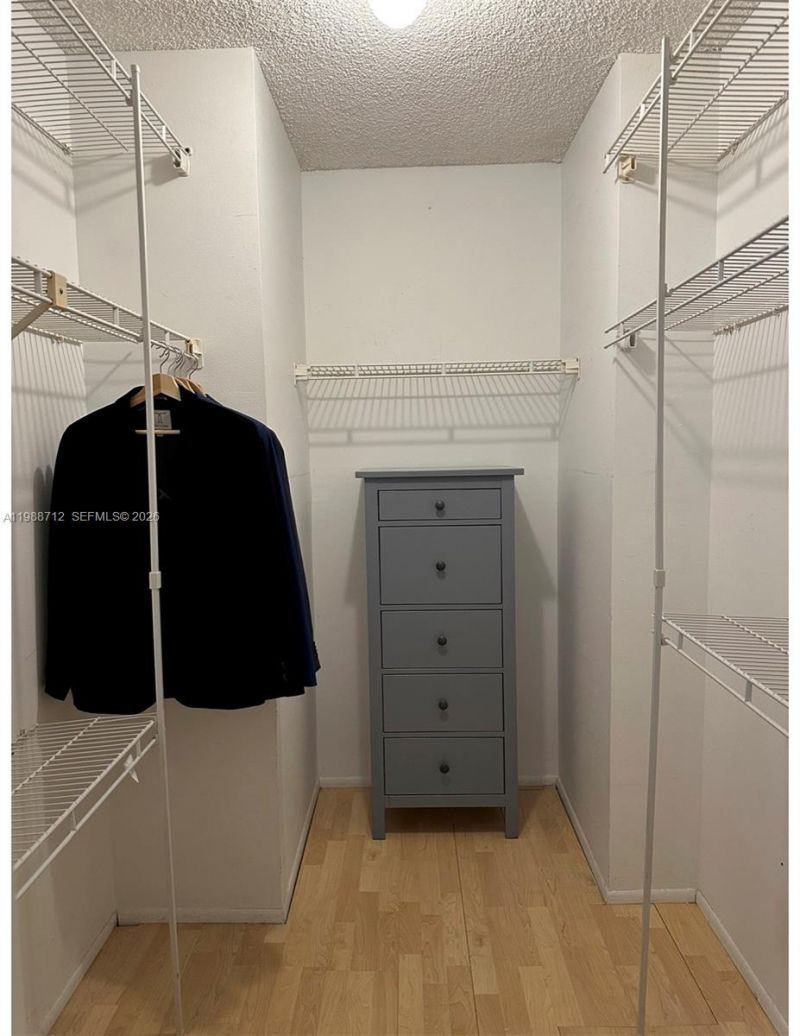 600 E Parkview Dr, Unit 316, Hallandale Beach, FL 33009 Photo
