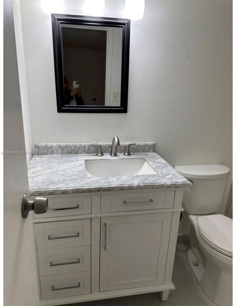 600 E Parkview Dr, Unit 316, Hallandale Beach, FL 33009 Photo