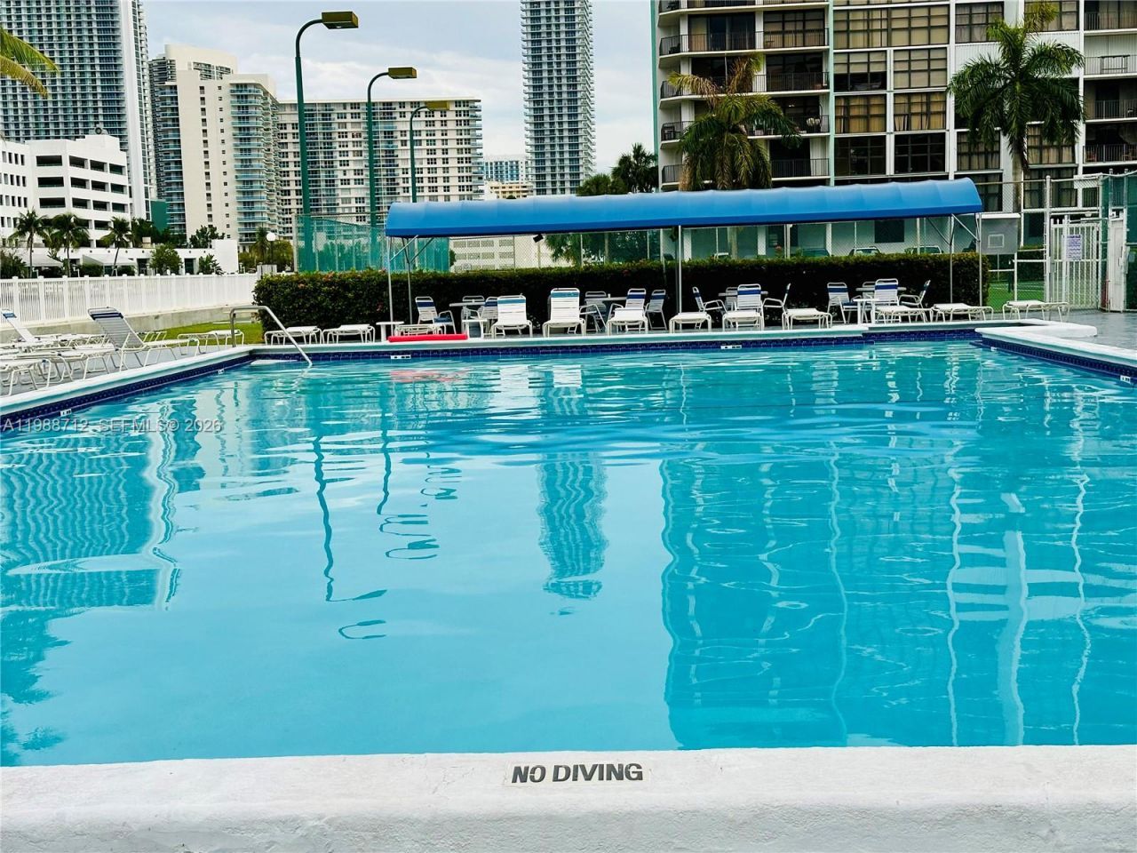 600 E Parkview Dr, Unit 316, Hallandale Beach, FL 33009 Photo