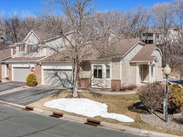 1454 Summit Shores Drive, Burnsville, MN 55306