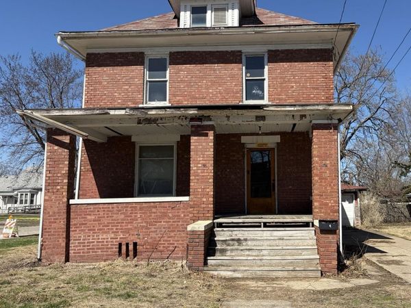 905 E SOUTH Street, Galesburg, IL 61401