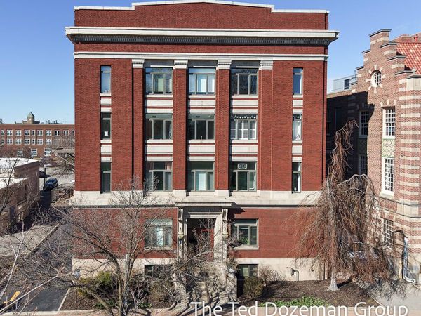 17 W 10th Street, Unit 450, Holland, MI 49423