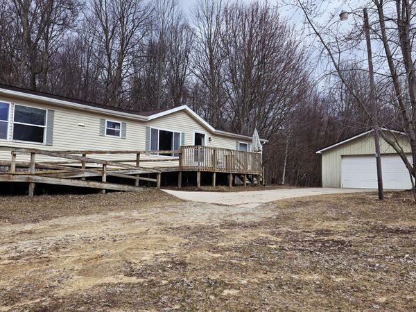 7272 Cedar Lake Road NE, Edmore, MI 48829