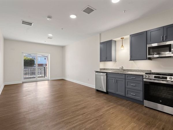 10 Franklin Ave, Unit 204, Revere, MA 02151