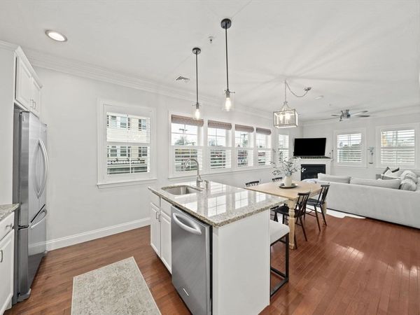 2 North Main St, Unit B201, Mansfield, MA 02048