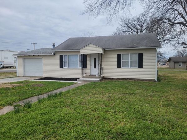 2130 E Street NW, Miami, OK 74354