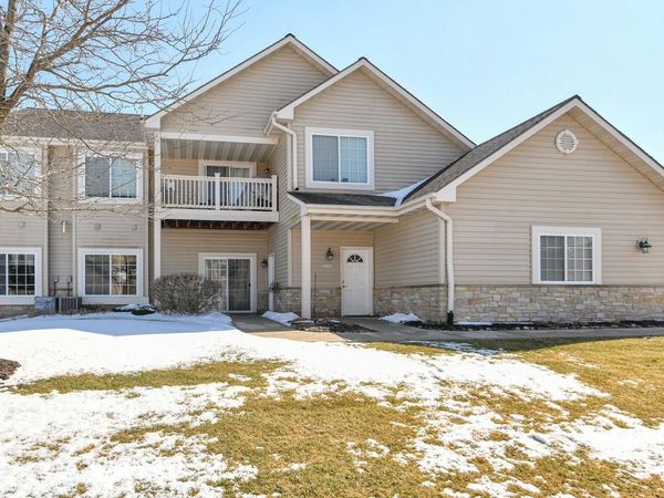 21790 N Weather Edge CIRCLE, Unit C, Lannon, WI 53046