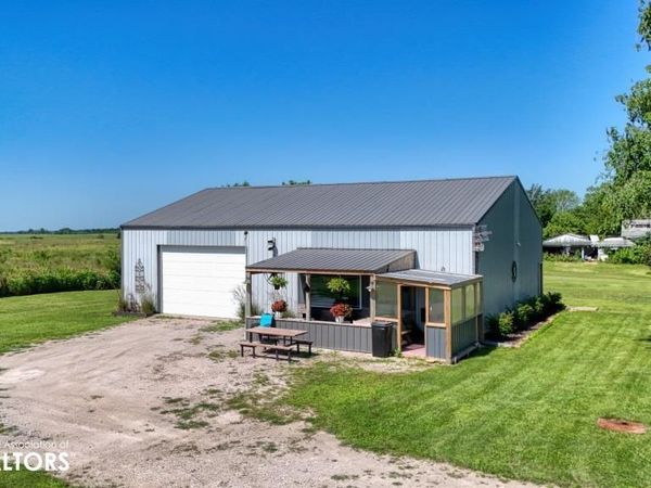 407 W Pleasant, Cincinnati, IA 52549