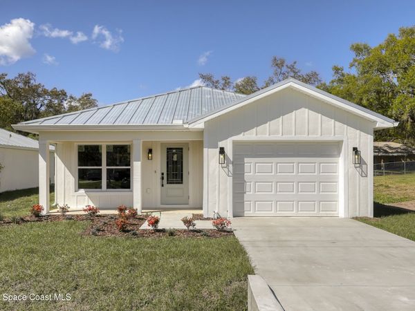 5816 Hammock Street , Mims, FL 32754