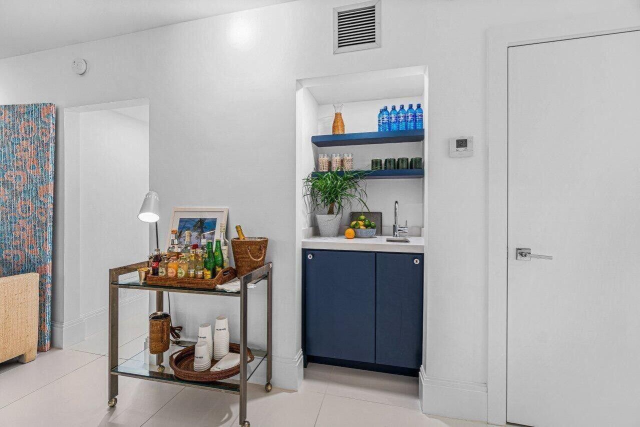 226 Brazilian Avenue, Unit 1a, Palm Beach, FL 33480 Photo