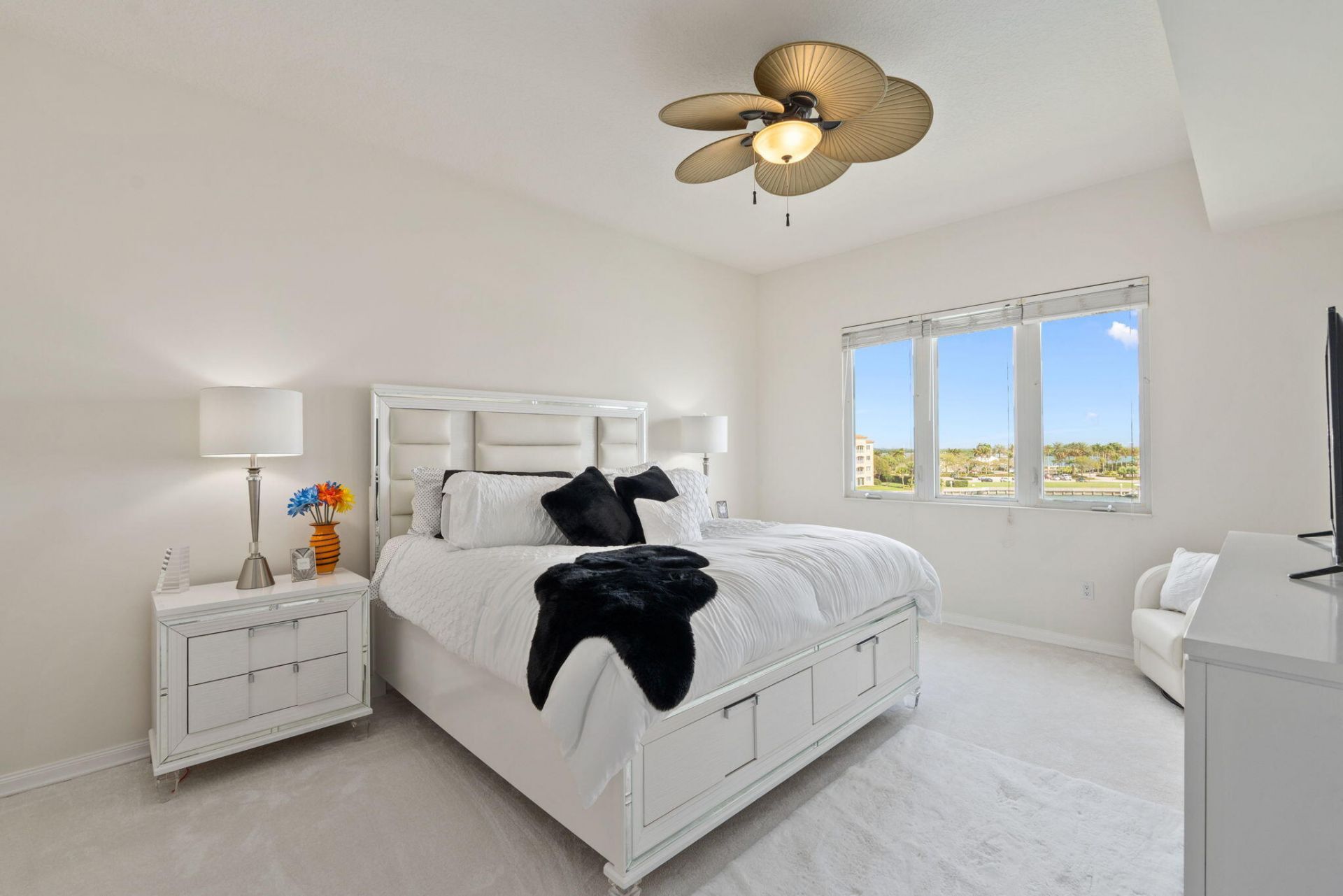 14 Harbour Isle Drive W, Unit Ph01, Fort Pierce, FL 34949 Photo