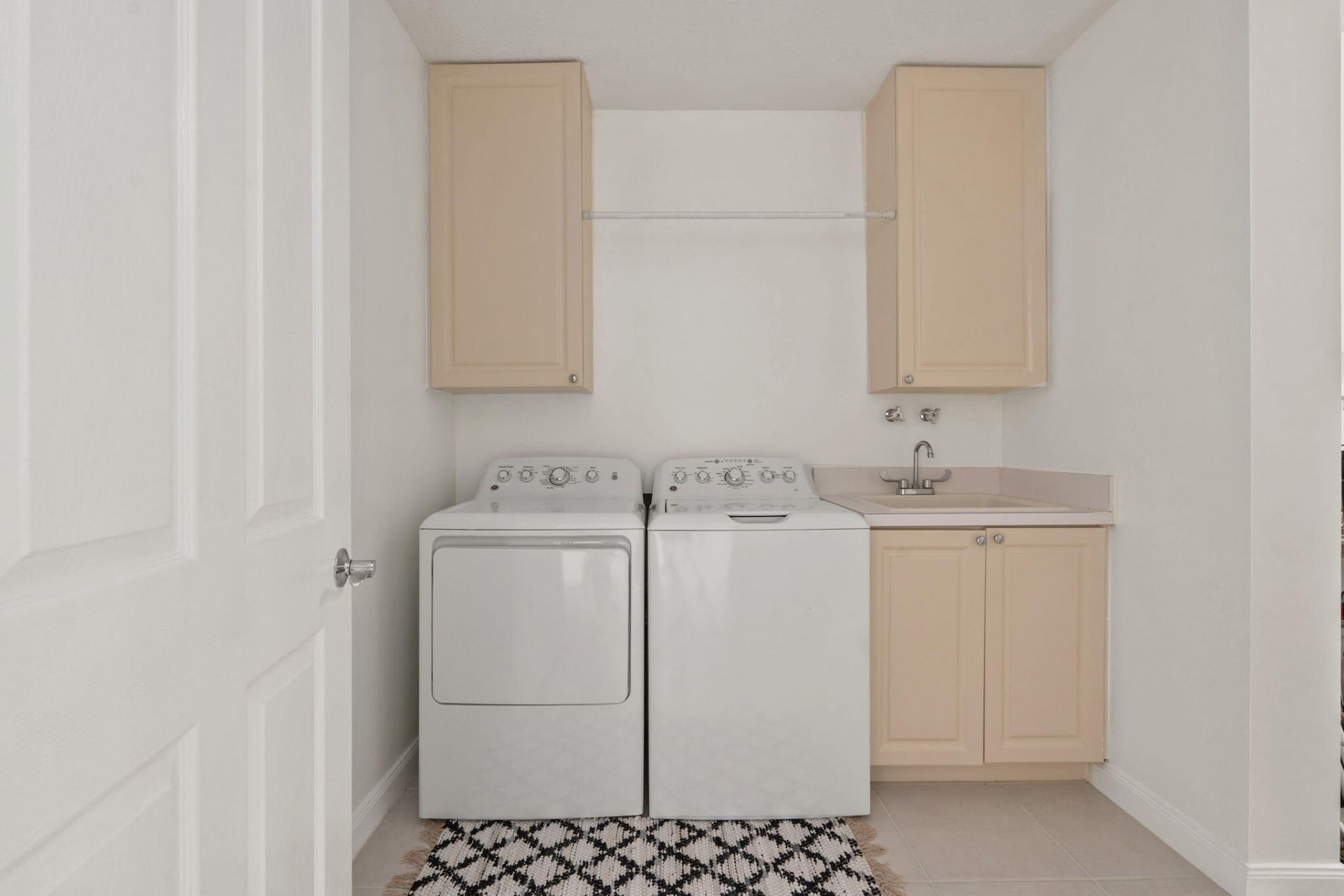 14 Harbour Isle Drive W, Unit Ph01, Fort Pierce, FL 34949 Photo