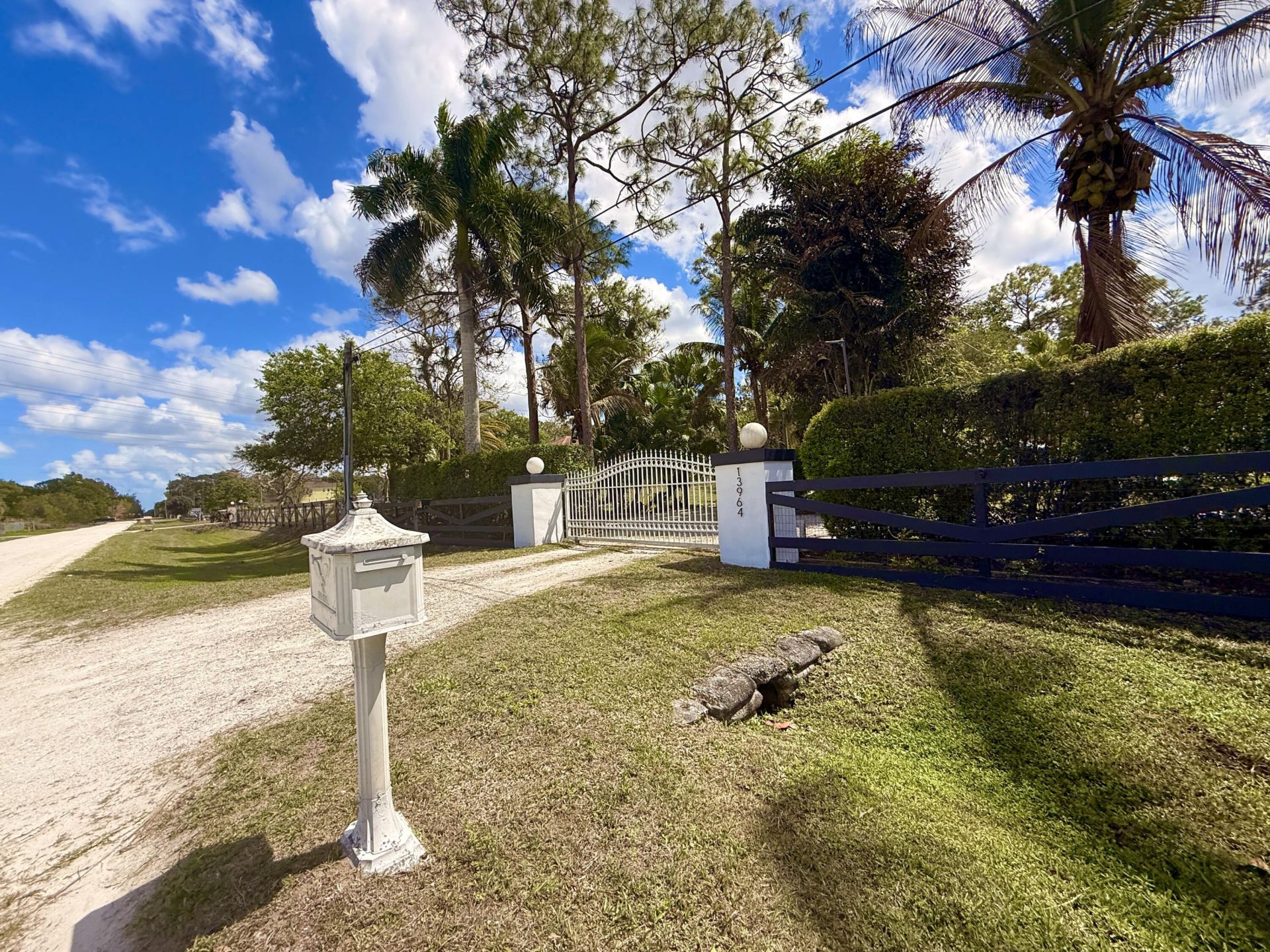 13964 N 69th St Street N, The Acreage, FL 33412 Photo