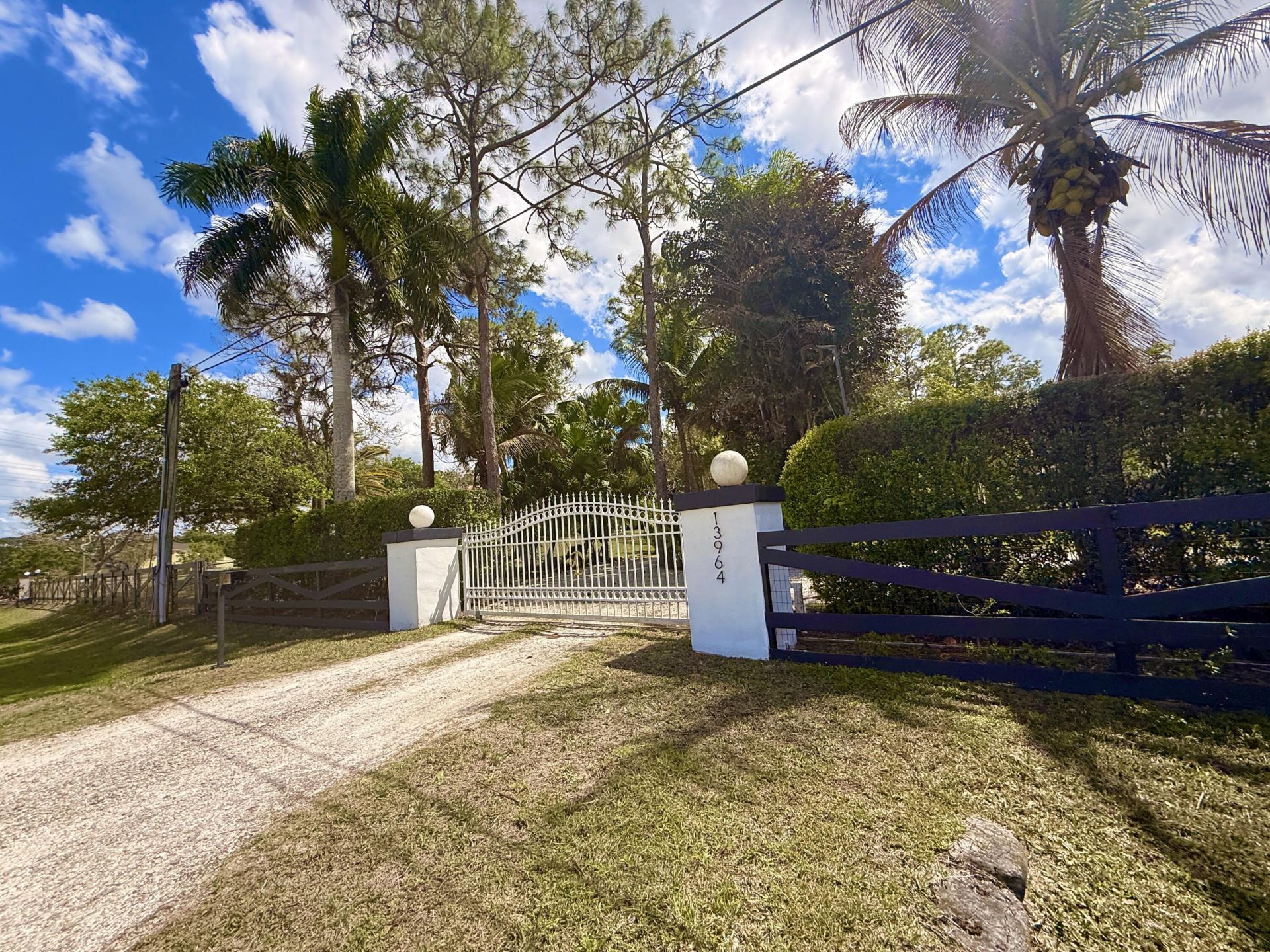 13964 N 69th St Street N, The Acreage, FL 33412 Photo