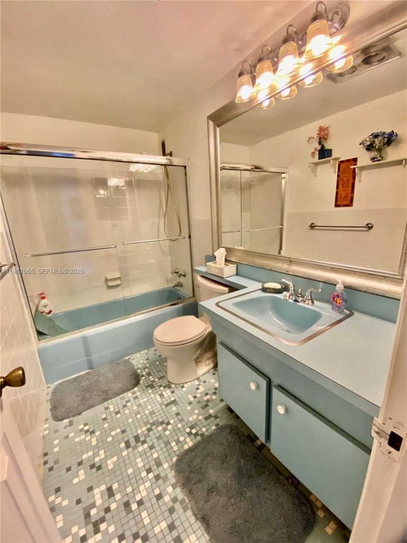 400 Golden Isles Dr, Unit 43, Hallandale Beach, FL 33009 Photo