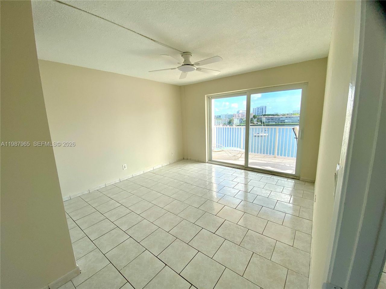 400 Golden Isles Dr, Unit 43, Hallandale Beach, FL 33009 Photo