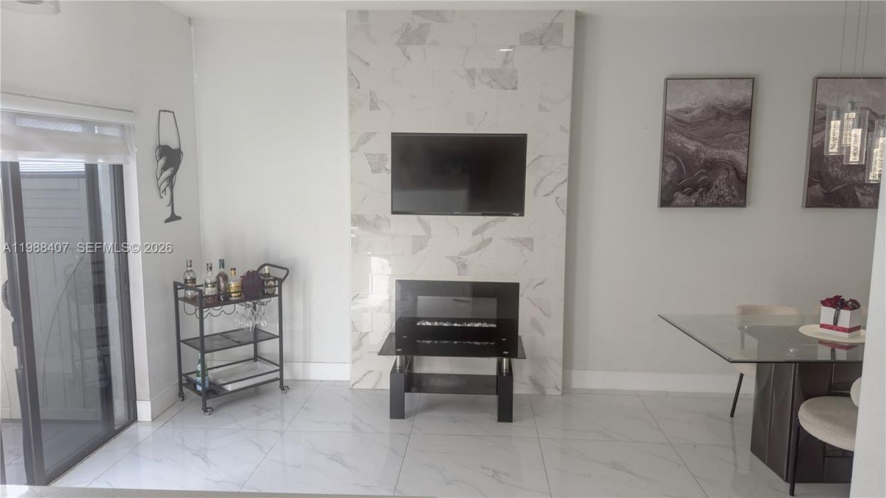 3318 W 106th Ter , Hialeah, FL 33018 Photo