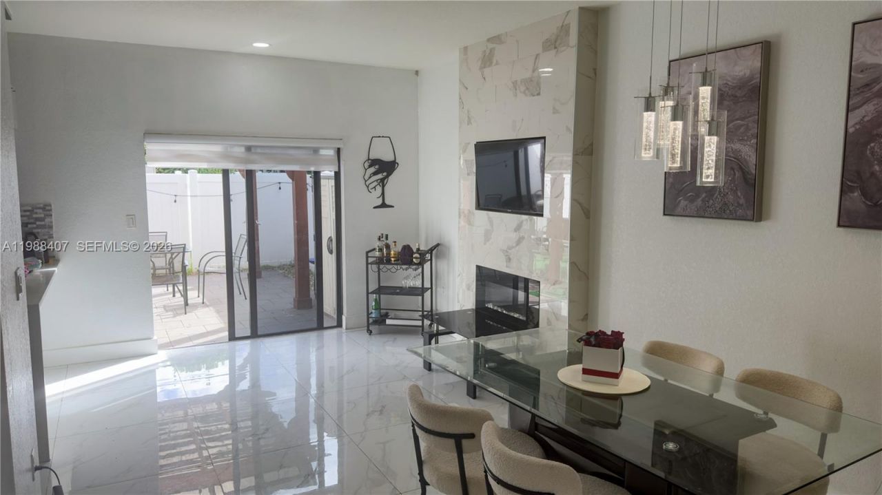 3318 W 106th Ter , Hialeah, FL 33018 Photo