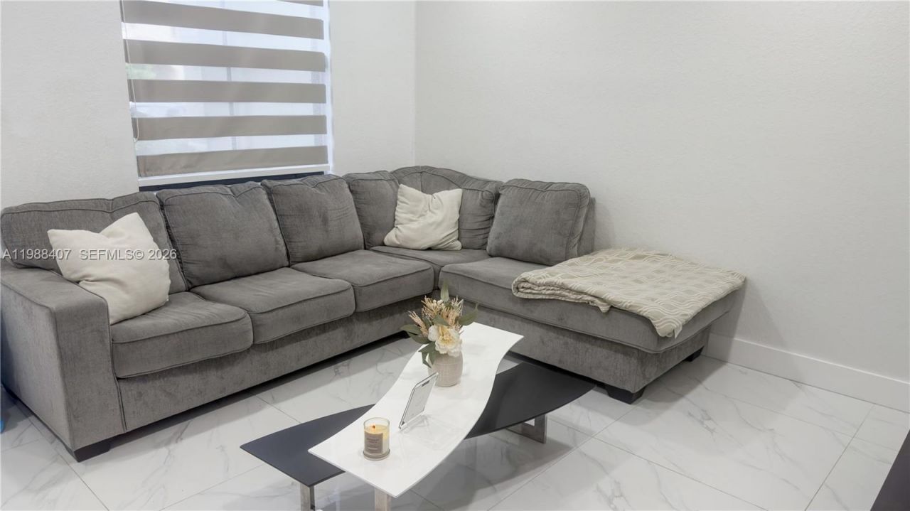 3318 W 106th Ter , Hialeah, FL 33018 Photo