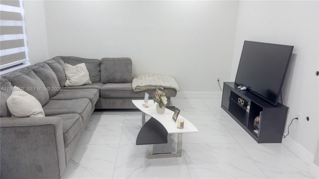 3318 W 106th Ter , Hialeah, FL 33018 Photo