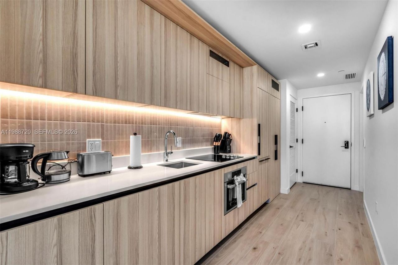 225 N Miami Ave, Unit 1701, Miami, FL 33131 Photo
