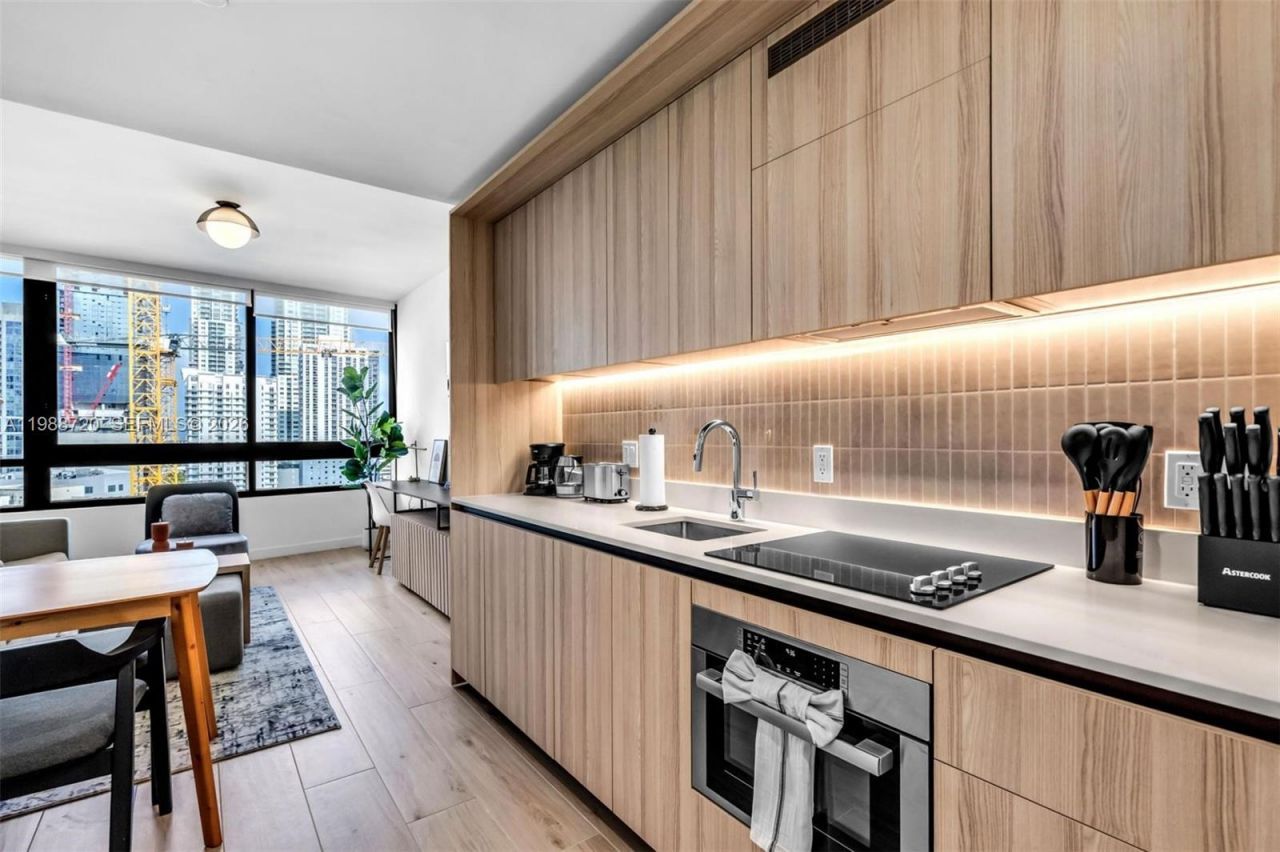 225 N Miami Ave, Unit 1701, Miami, FL 33131 Photo