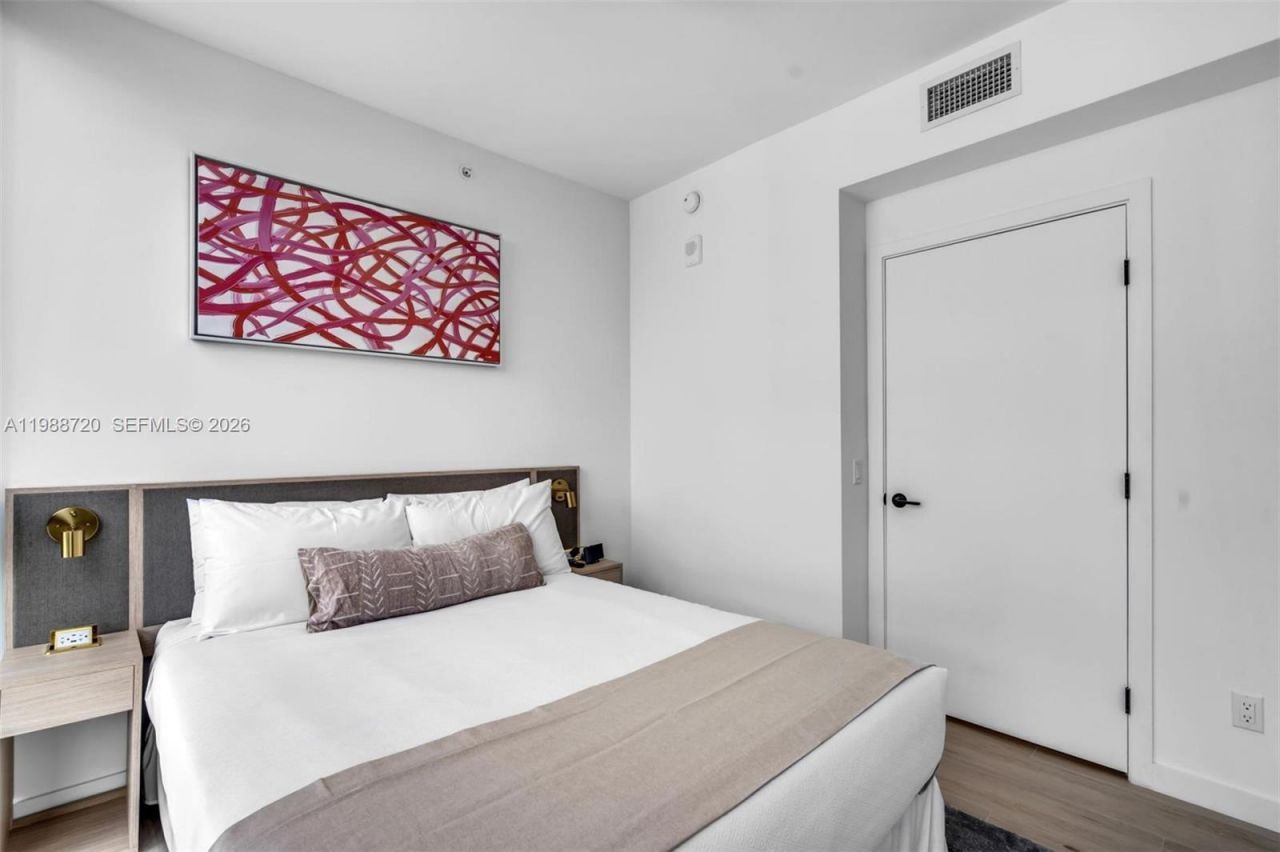 225 N Miami Ave, Unit 1701, Miami, FL 33131 Photo