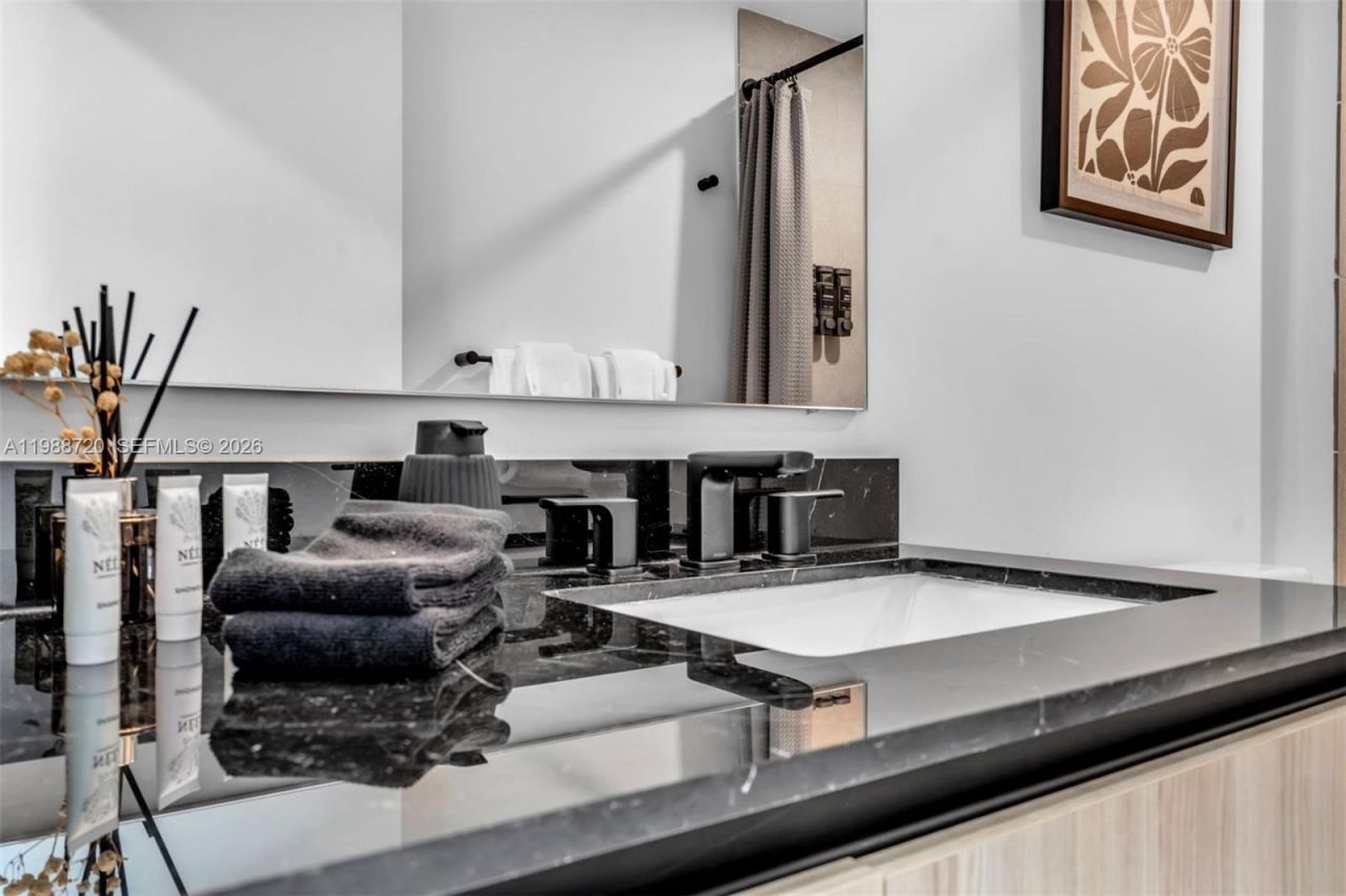 225 N Miami Ave, Unit 1701, Miami, FL 33131 Photo