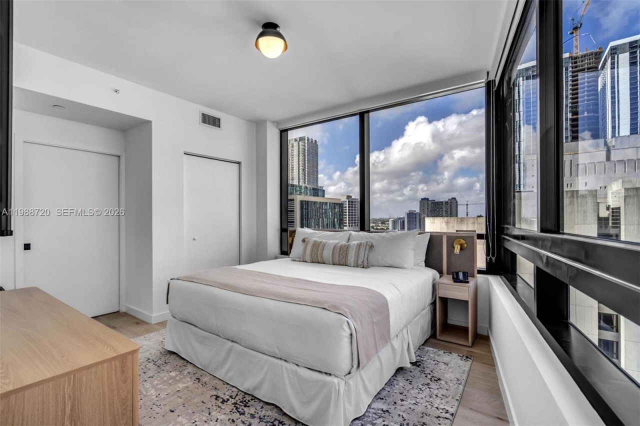 225 N Miami Ave, Unit 1701, Miami, FL 33131 Photo