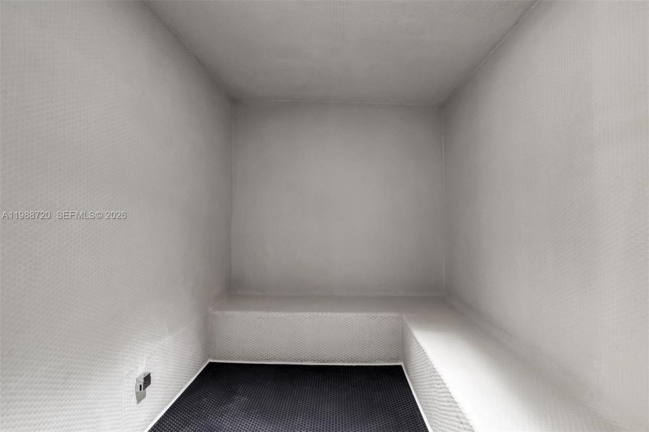 225 N Miami Ave, Unit 1701, Miami, FL 33131 Photo