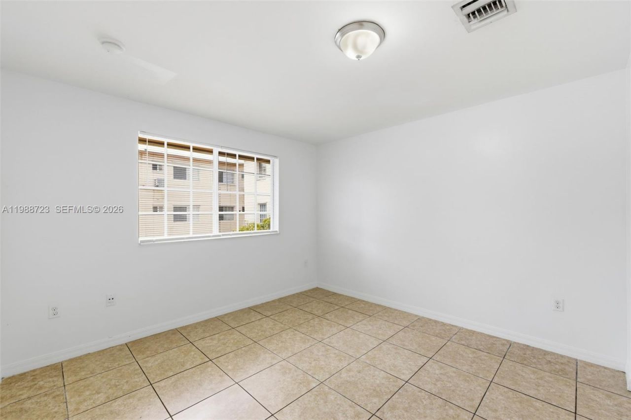 13 S Royal Poinciana Blvd, Unit 24, Miami Springs, FL 33166 Photo