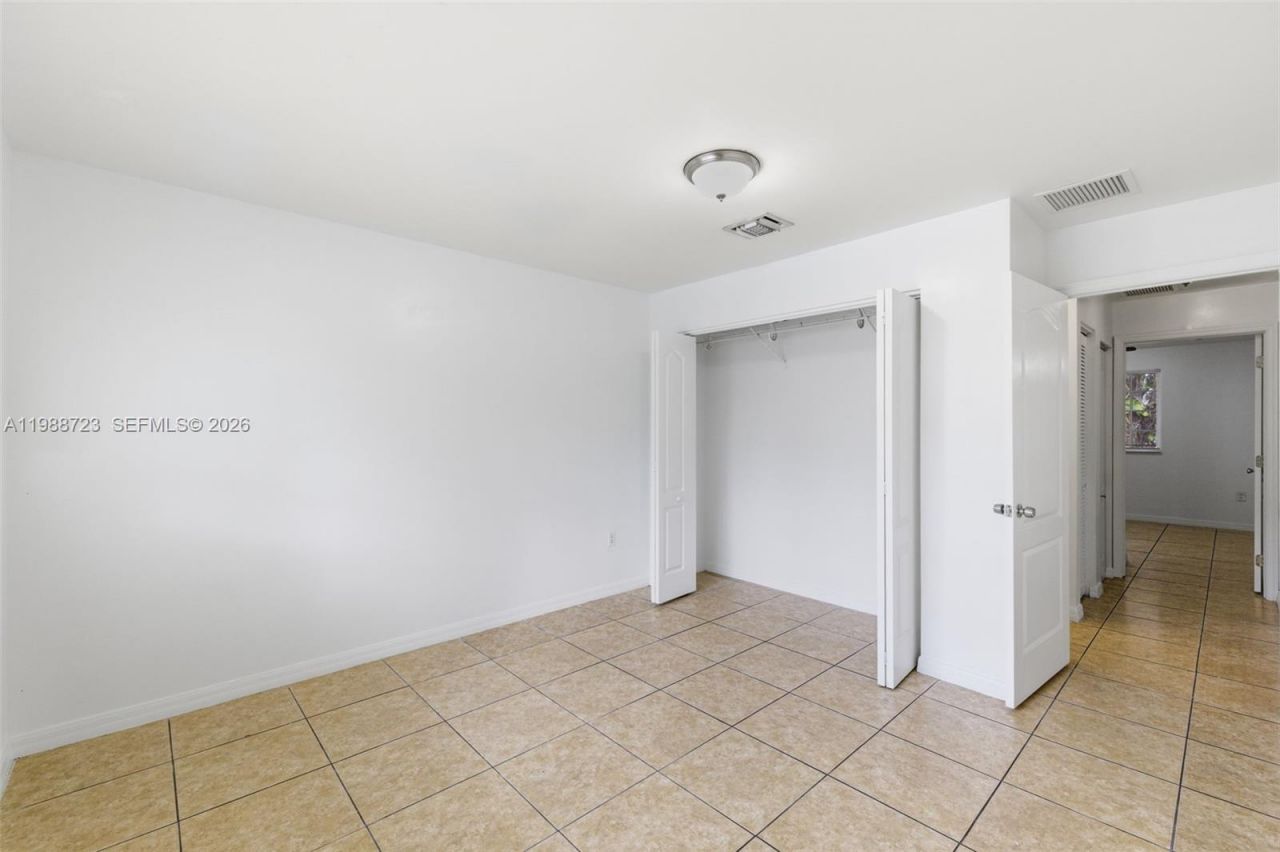 13 S Royal Poinciana Blvd, Unit 24, Miami Springs, FL 33166 Photo