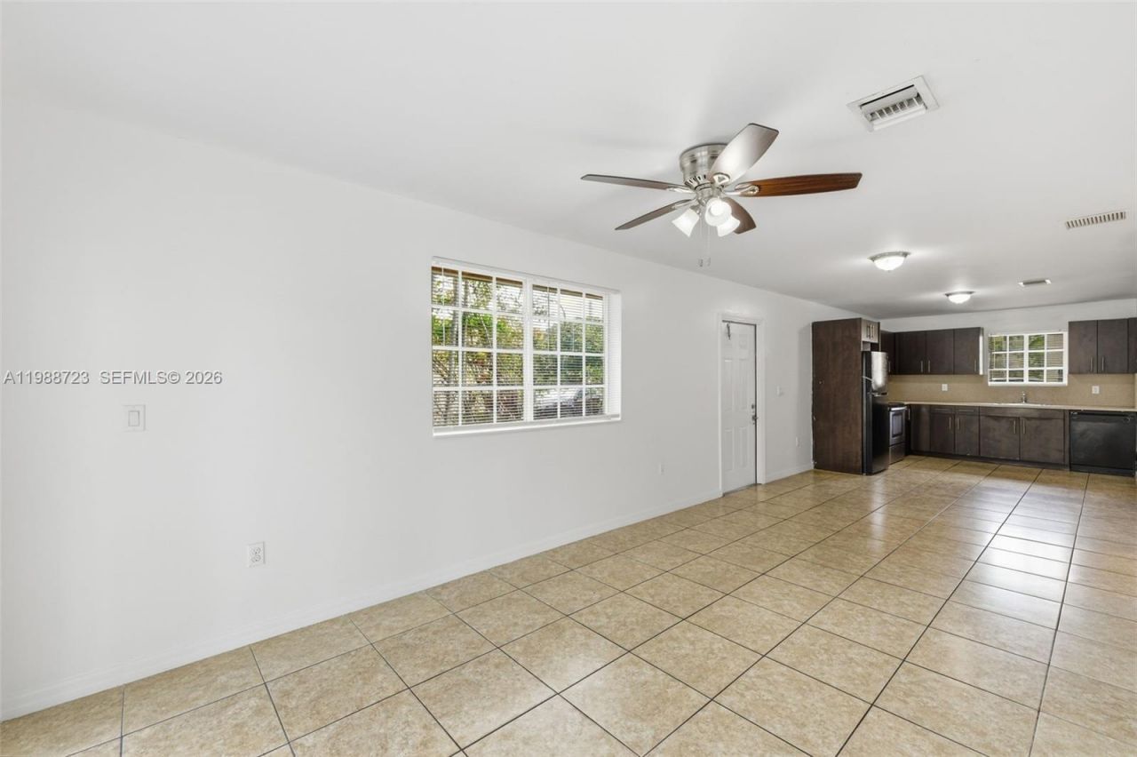13 S Royal Poinciana Blvd, Unit 24, Miami Springs, FL 33166 Photo