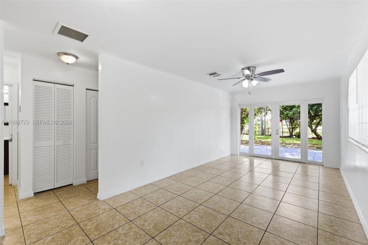 13 S Royal Poinciana Blvd, Unit 24, Miami Springs, FL 33166 Photo
