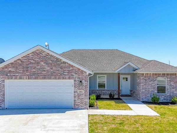 3833 Skylane Avenue, Corsicana, TX 75110
