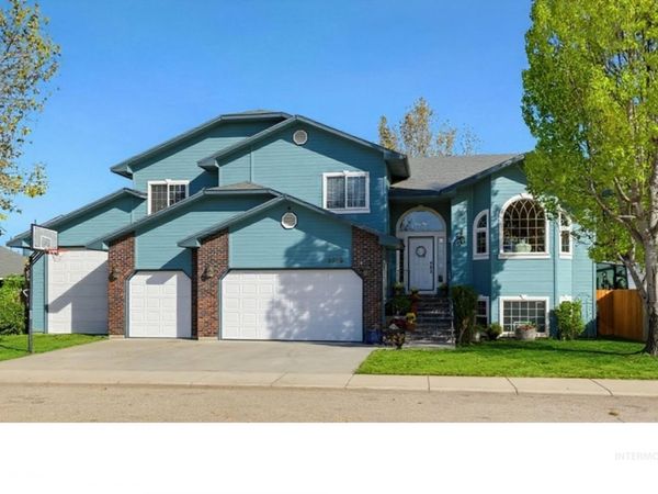 2676 S Velvet Falls Way, Meridian, ID 83642