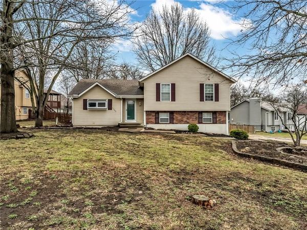1302 Huntington Circle, Greenwood, MO 64034