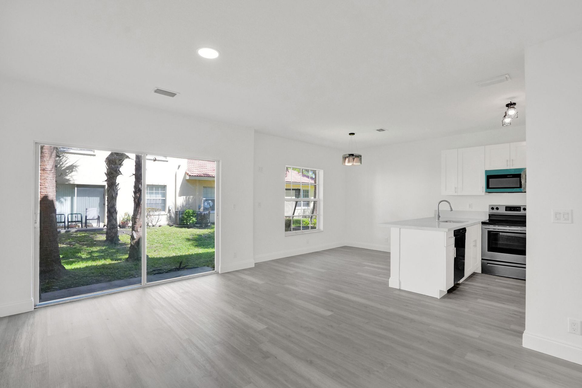 1255 NW 27th Avenue, Pompano Beach, FL 33069 Photo