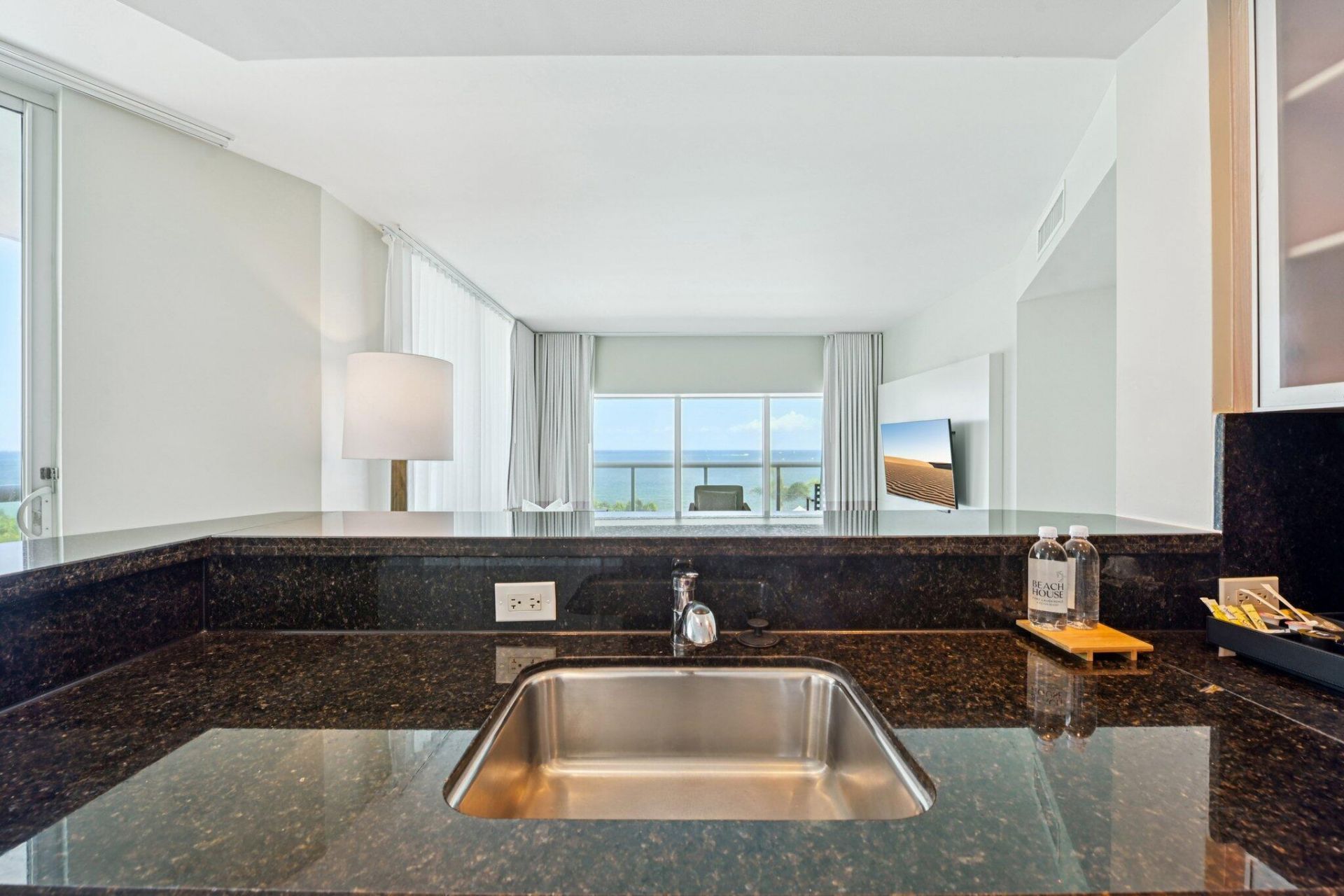 505 N Fort Lauderdale Beach Boulevard, Unit 818, Fort Lauderdale, FL 33304 Photo