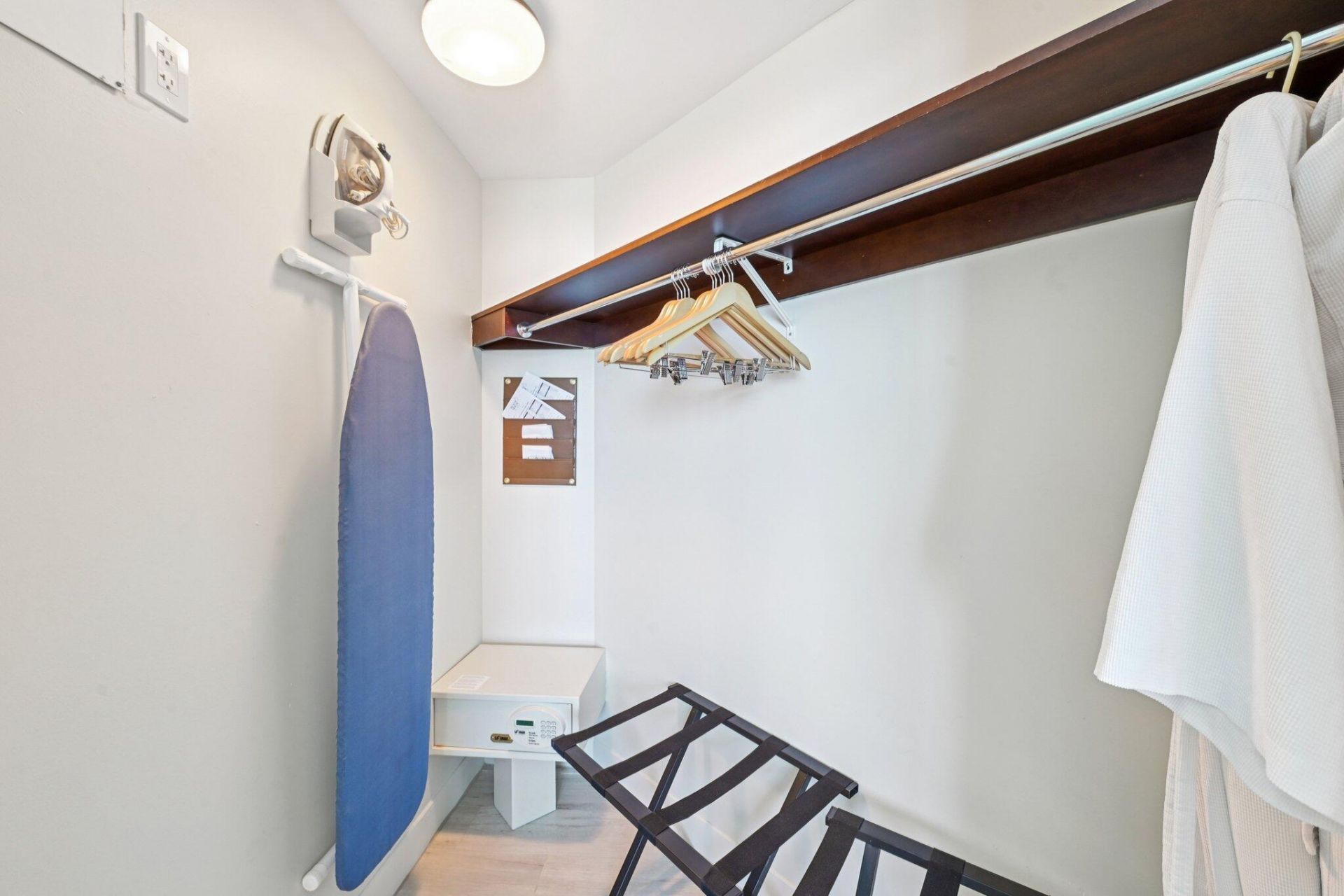 505 N Fort Lauderdale Beach Boulevard, Unit 818, Fort Lauderdale, FL 33304 Photo