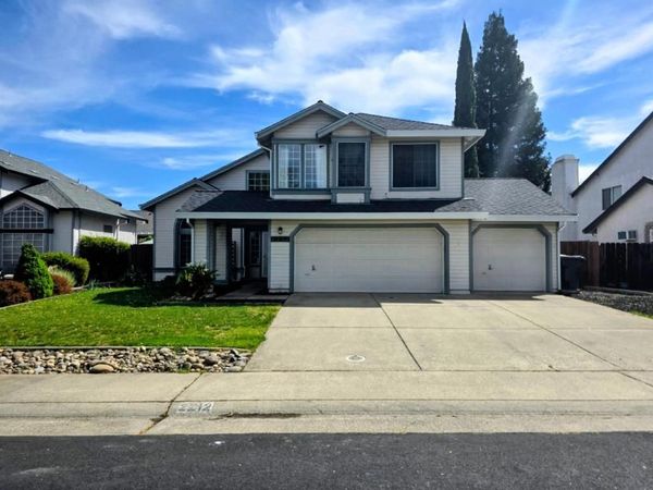 2212 Thurton Drive, Roseville, CA 95747