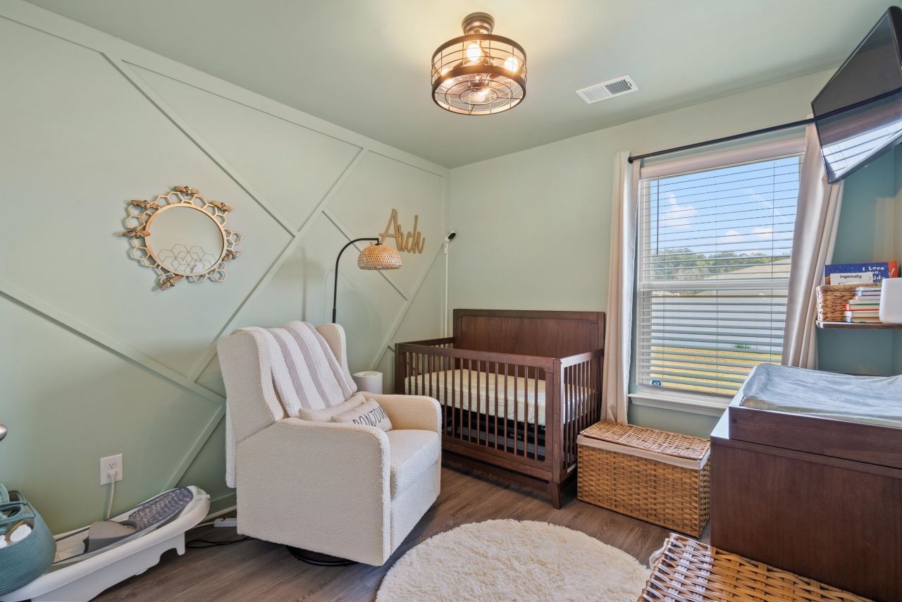 920 Akron St. Photo 20