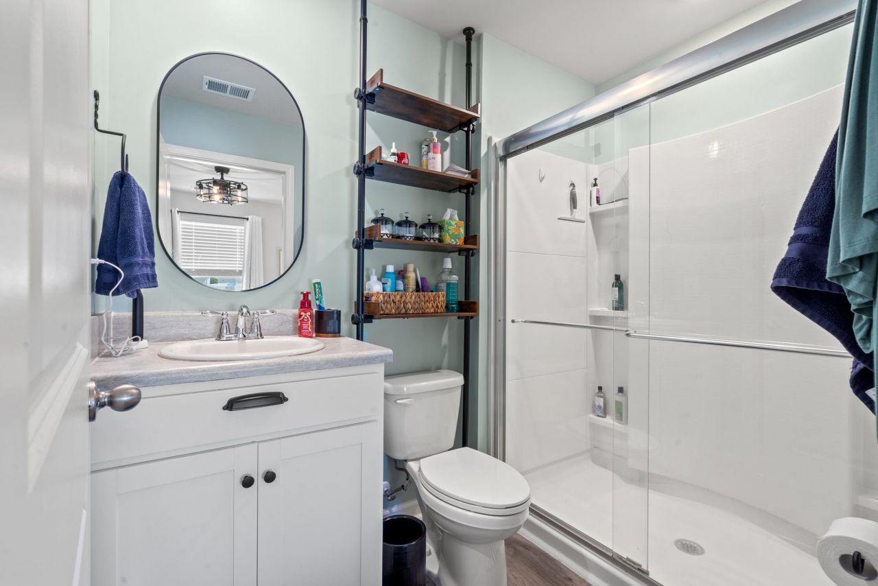 920 Akron St. Photo 21