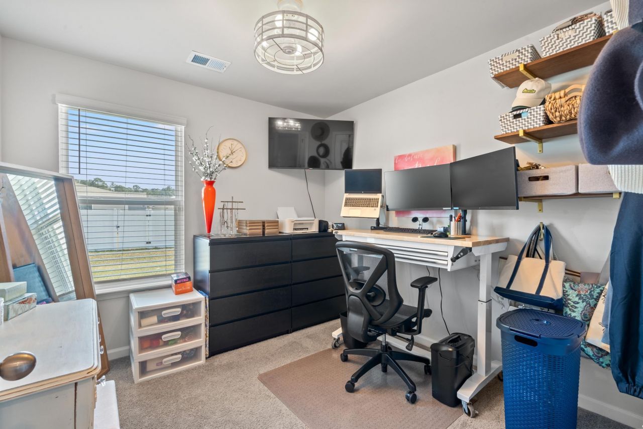 920 Akron St. Photo 22