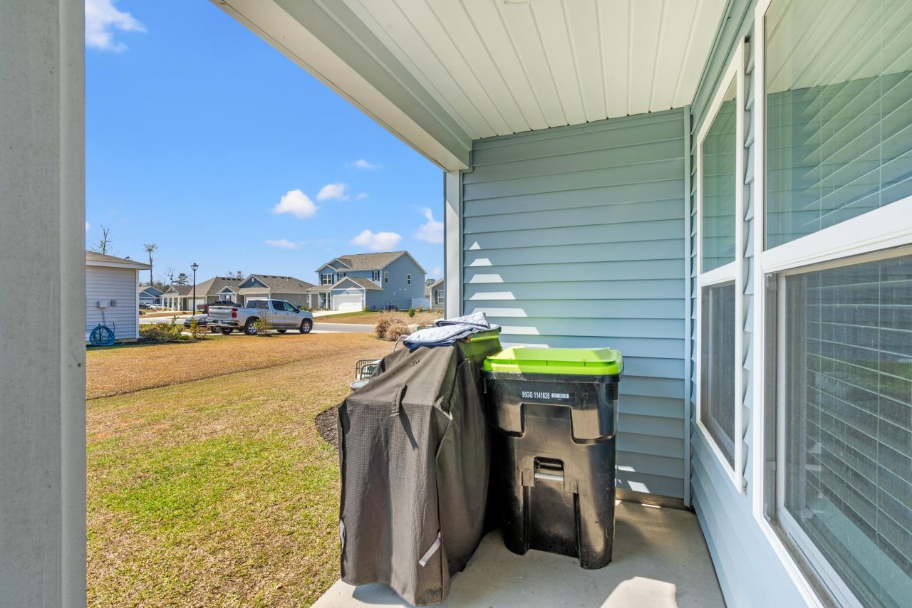 920 Akron St. Photo 25