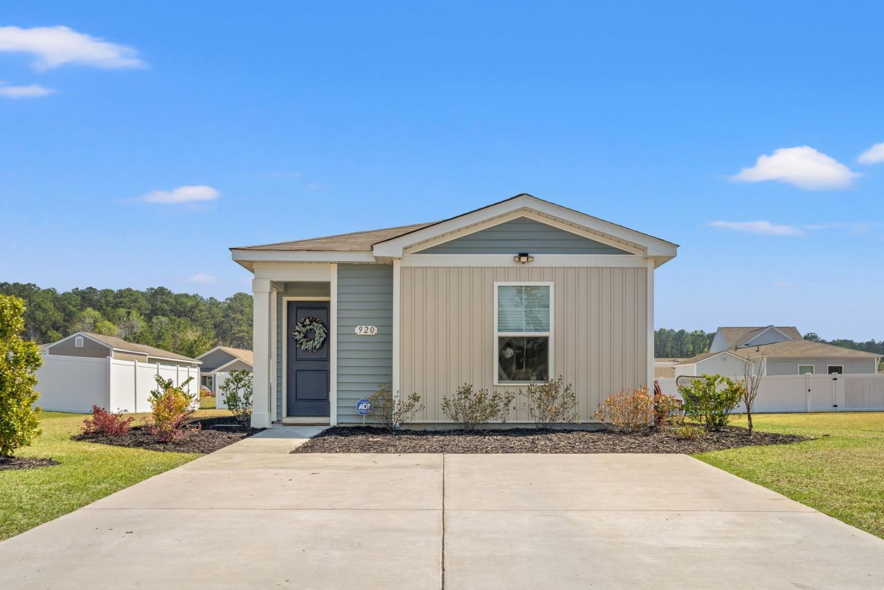 920 Akron St. Photo 26