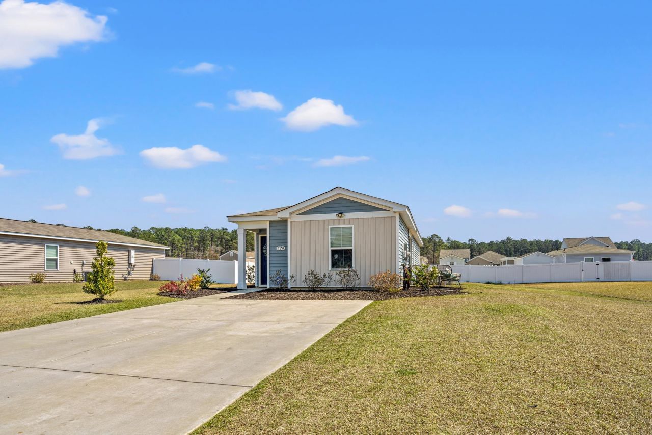 920 Akron St. Photo 28